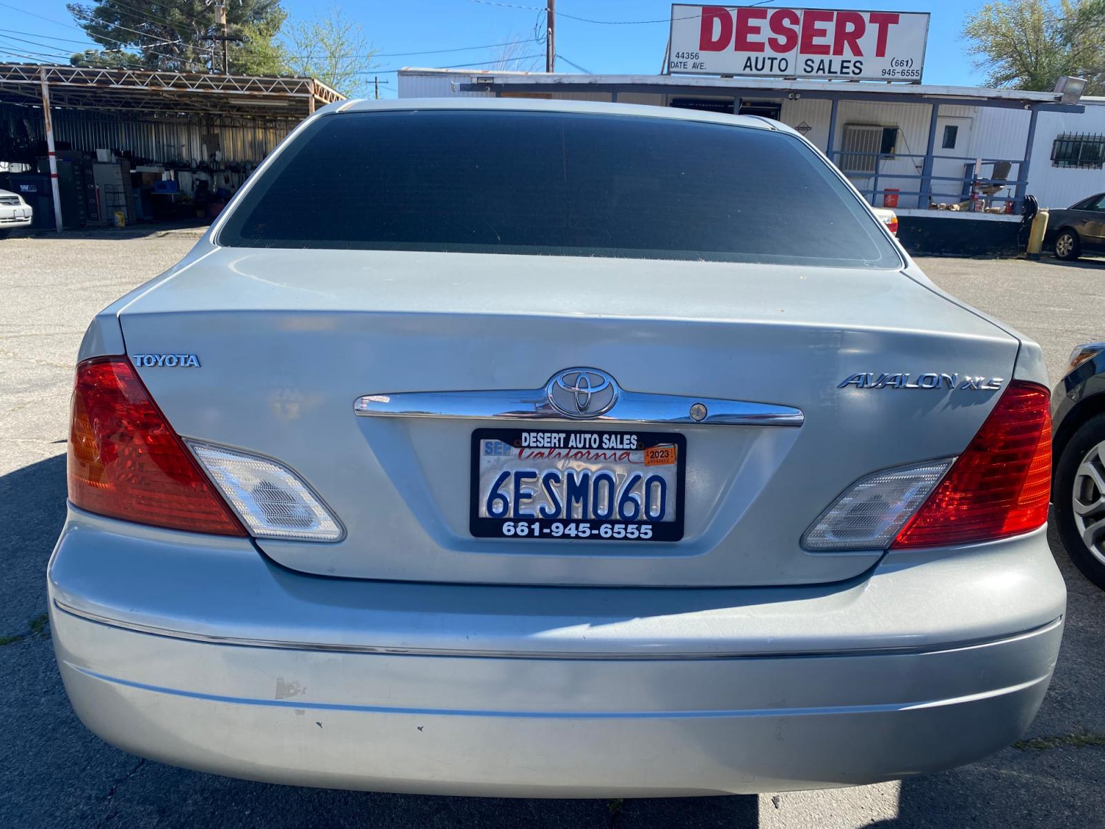 2002 Toyota Avalon (4T1BF28B72U) , AUTOMATIC transmission, located at 44356 Date Ave., Lancaster, CA, 93534, (661) 945-6555, 34.688919, -118.139374 - Photo #1